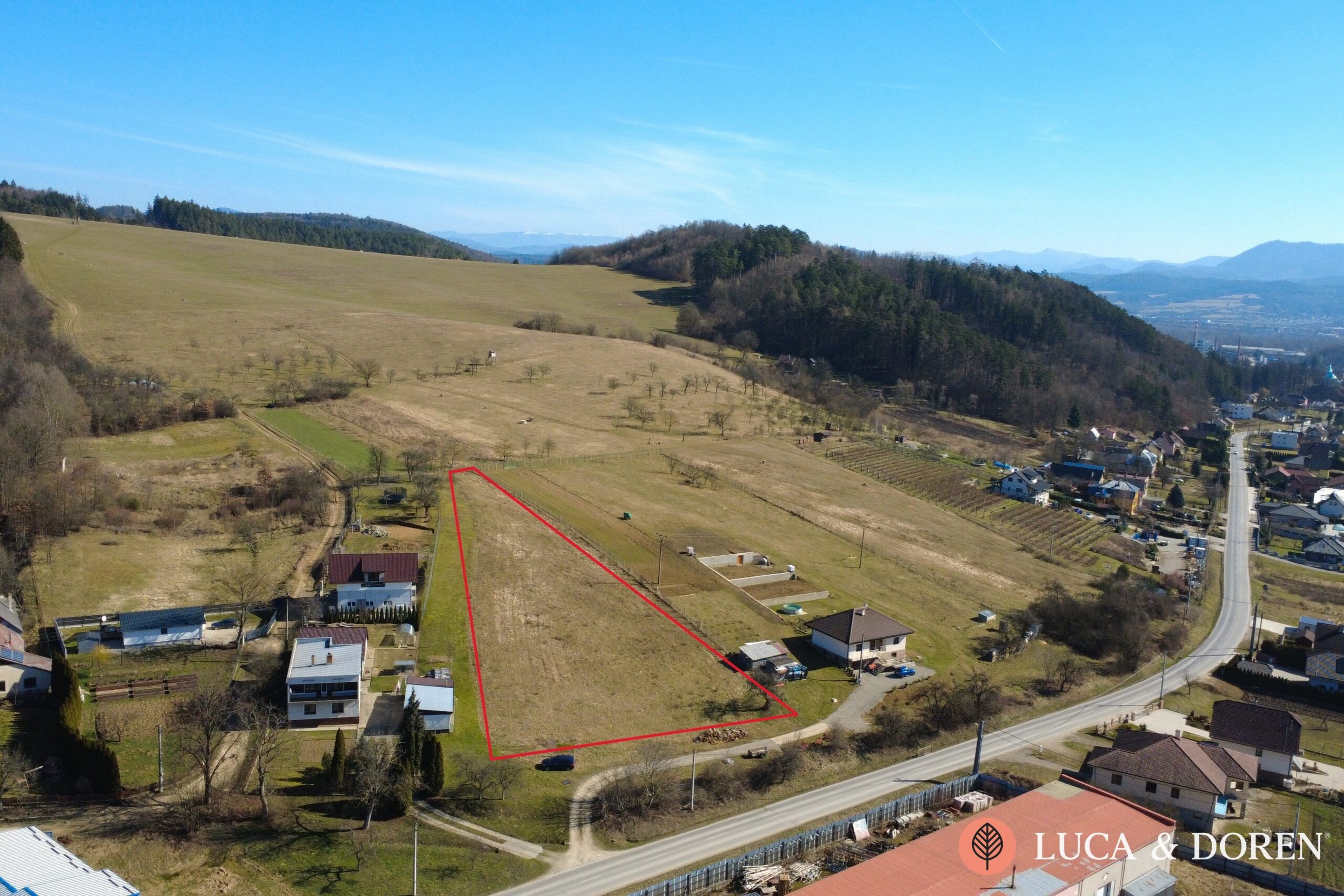 956422307_6ab3a84b596ad Na predaj | Slnečný stavebný pozemok | Dolná Breznica | 3491 m² | s krásnymi výhľadmi – Obrázok 1