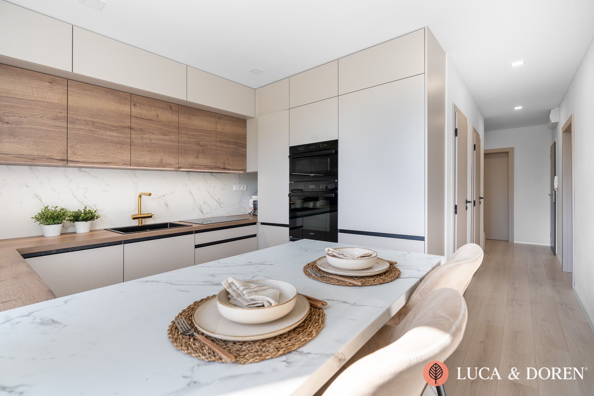 1058815252_6a04c04fa8df4 Na predaj | 4-izbový byt | Trenčianska Teplá | 90 m² | kompletná rekonštrukcia + 2 pivnice – Obrázok 1