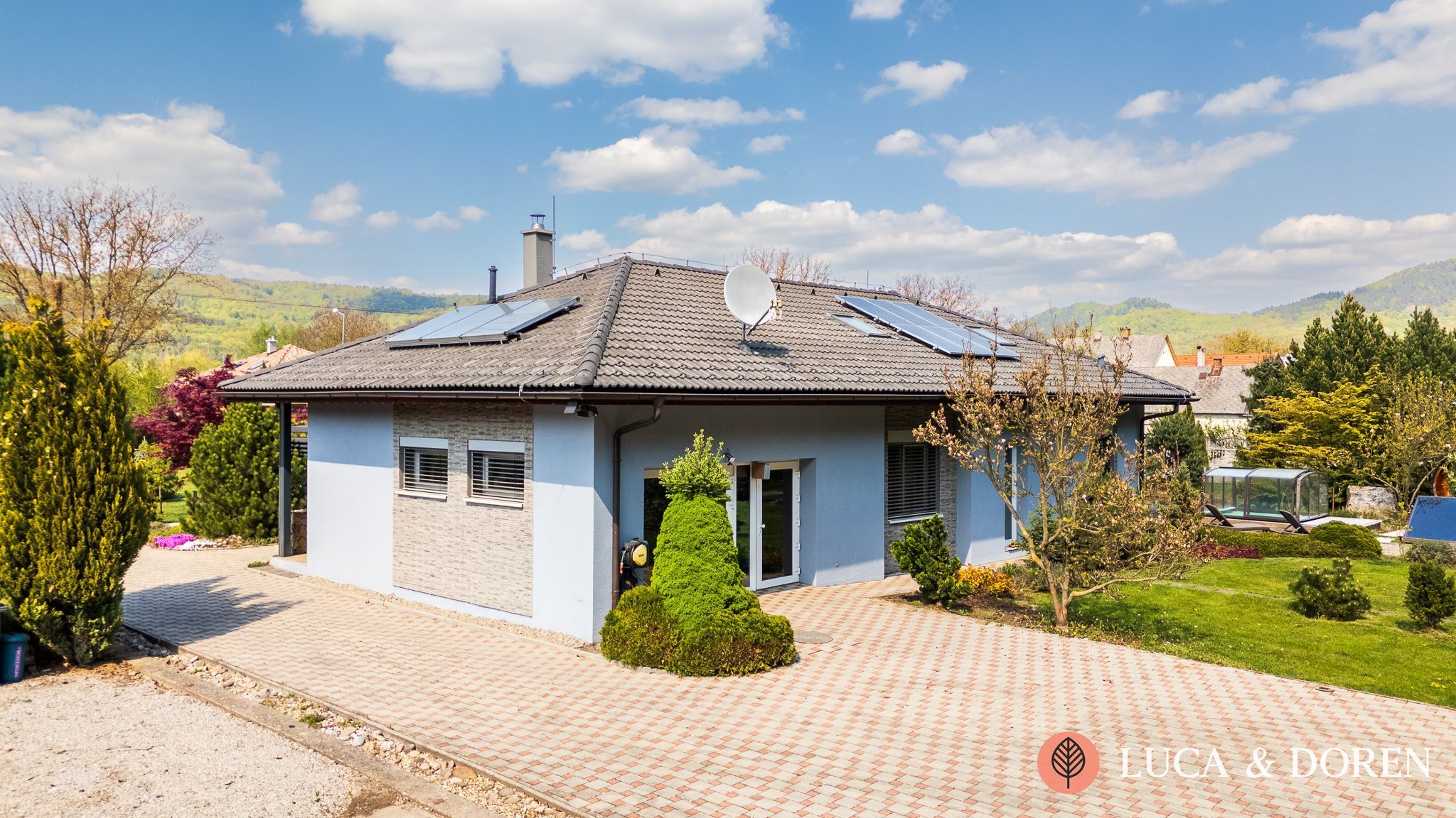 2240546339_6a51533e5f8b3 Na predaj | 4-izbová luxusná rezidencia | Púchov – Nosice | 187 m² | wellness a súkromné jazero – Obrázok 1