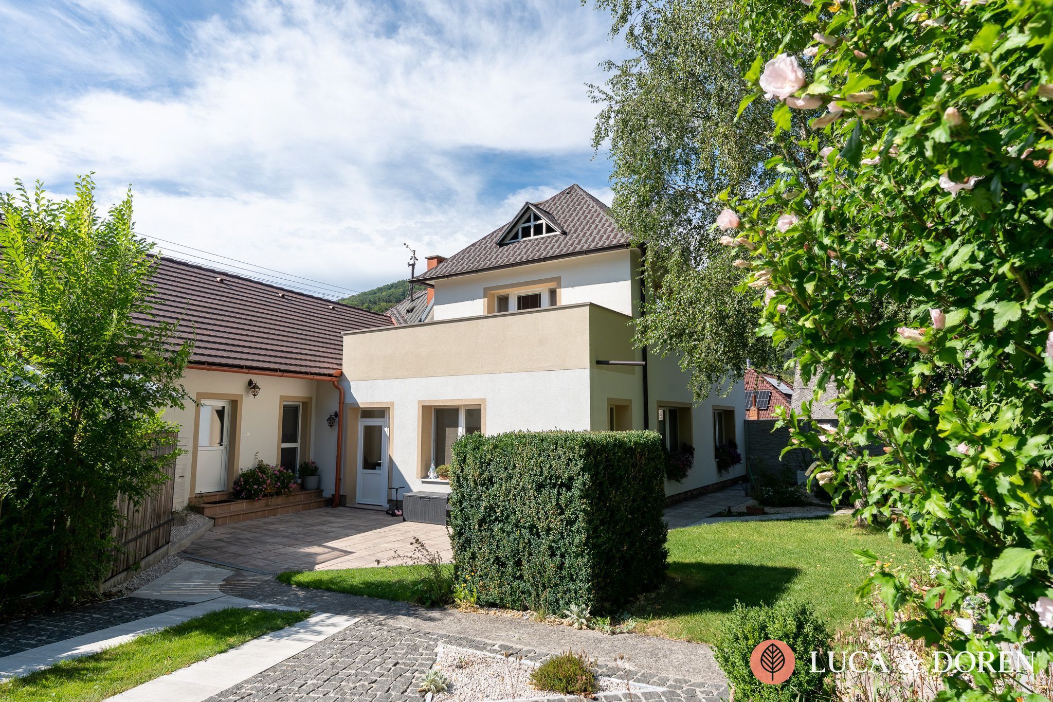 529022104_6a92dcbf78b7e Na predaj | Rodinný dom s charakterom | Nová cena 292 560 € | Pozemok 2 043 m² | Lysá pod Makytou – Obrázok 1