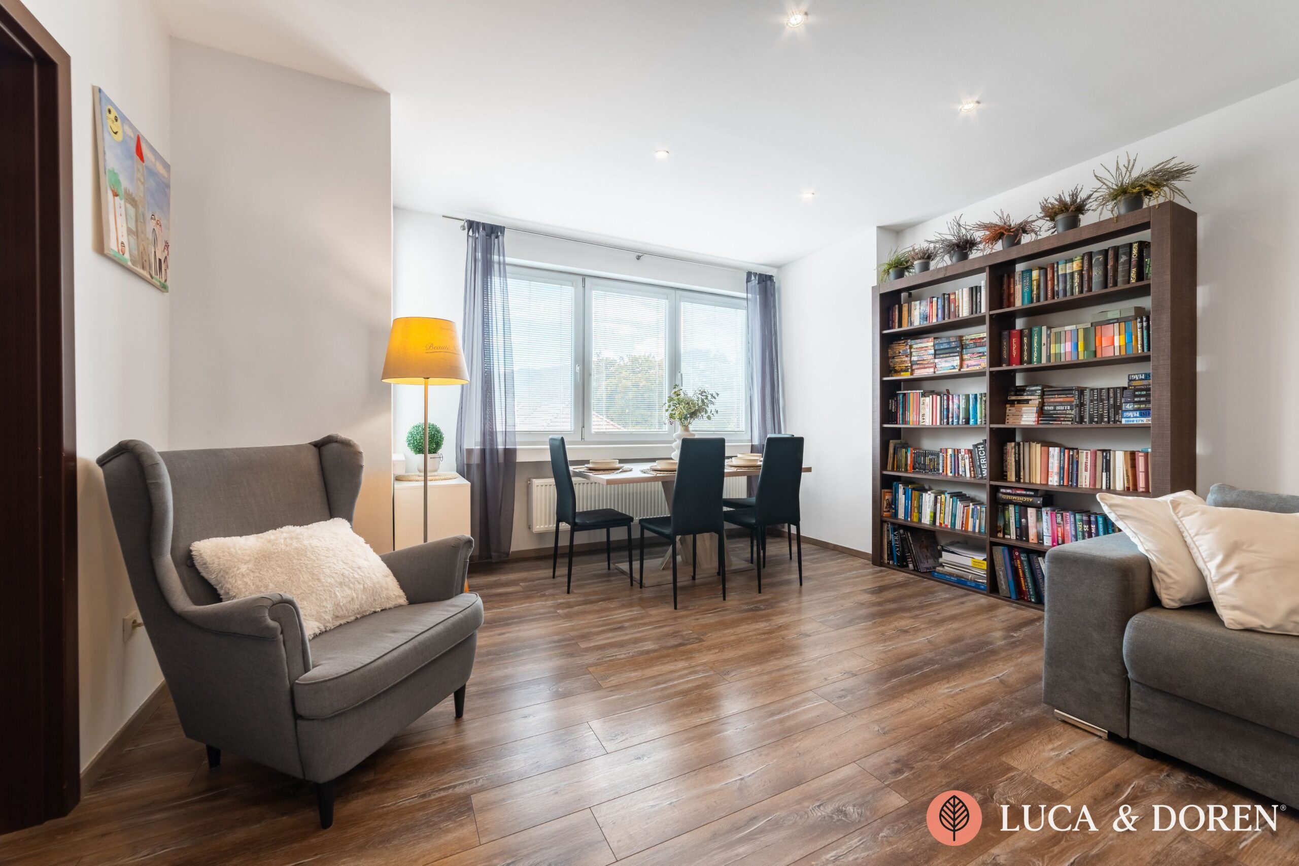 20398276_6a6436cdb8b6b Nová cena | Na predaj | 4-izbový byt | Trenčín – Sihoť | 108 m² | kompletná rekonštrukcia – Obrázok 1