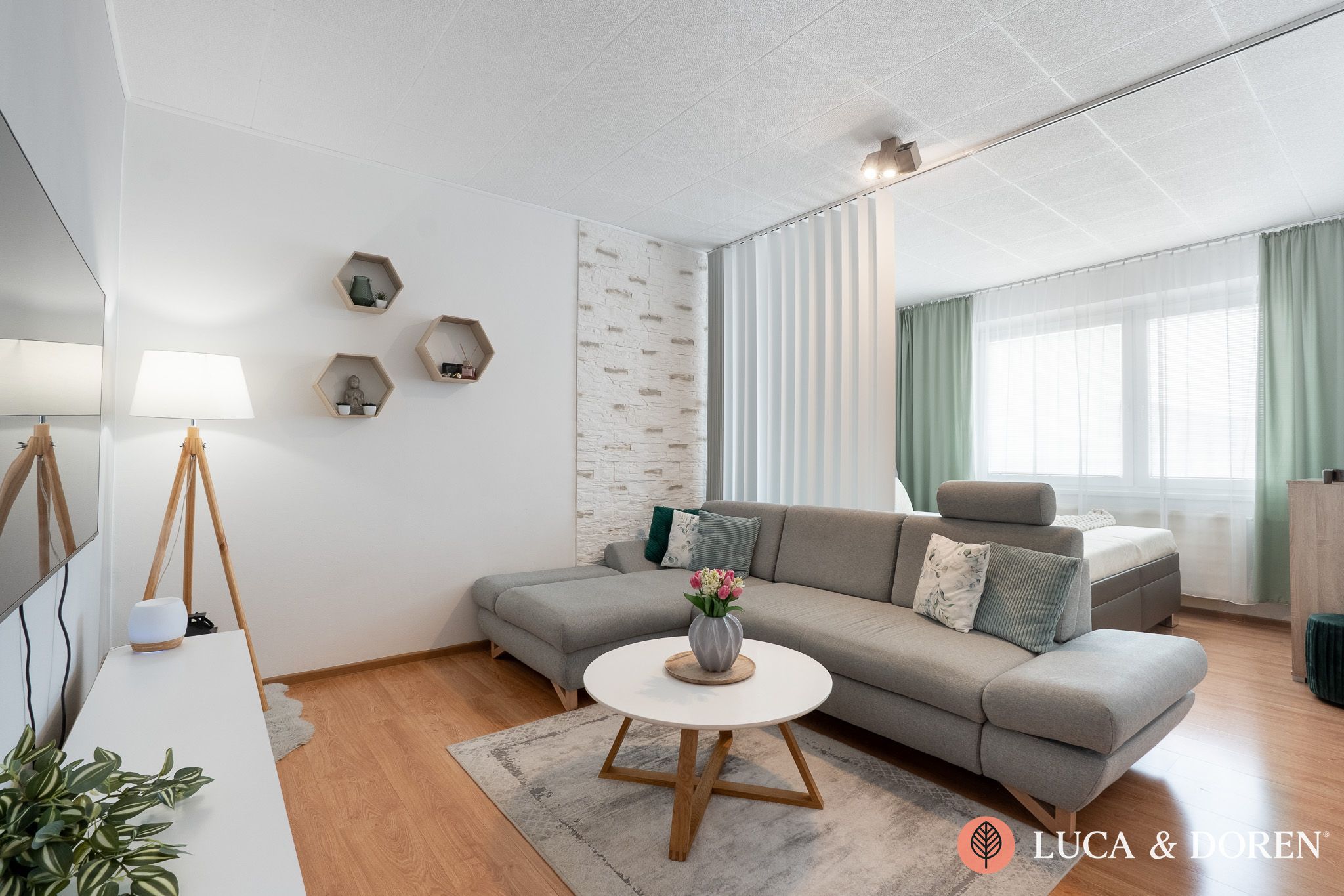 2101062994_6a9ff6e30eb7c Na prenájom | Zariadený 2-izbový byt s balkónom | 59 m² | Centrum II. | Dubnica nad Váhom – Obrázok 1