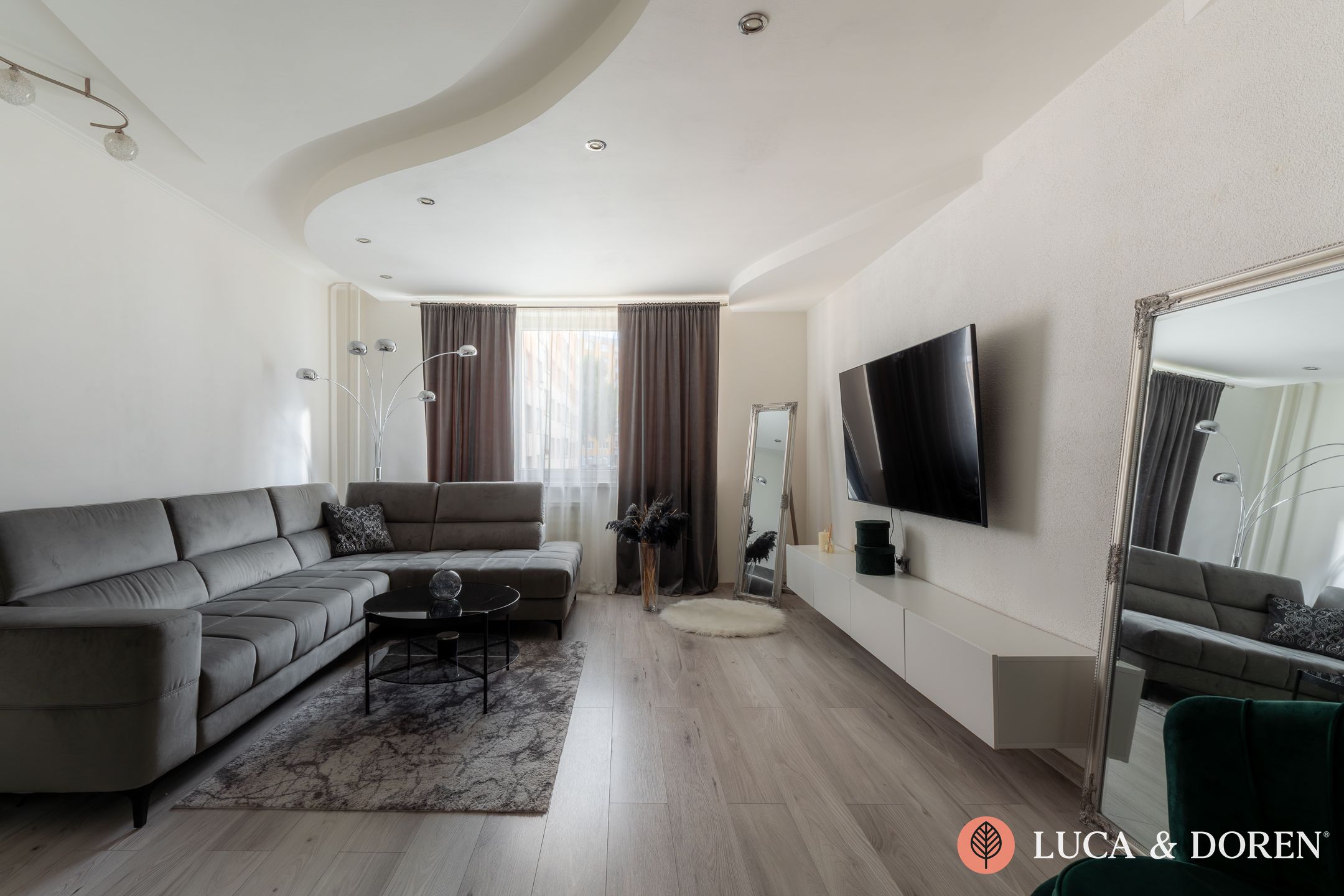 4021828721_6ab62eb4d964b NA PRENÁJOM | 3-IZBOVÝ BYT | HANDLOVÁ| 74M²| ZARIADENÝ – Obrázok 1