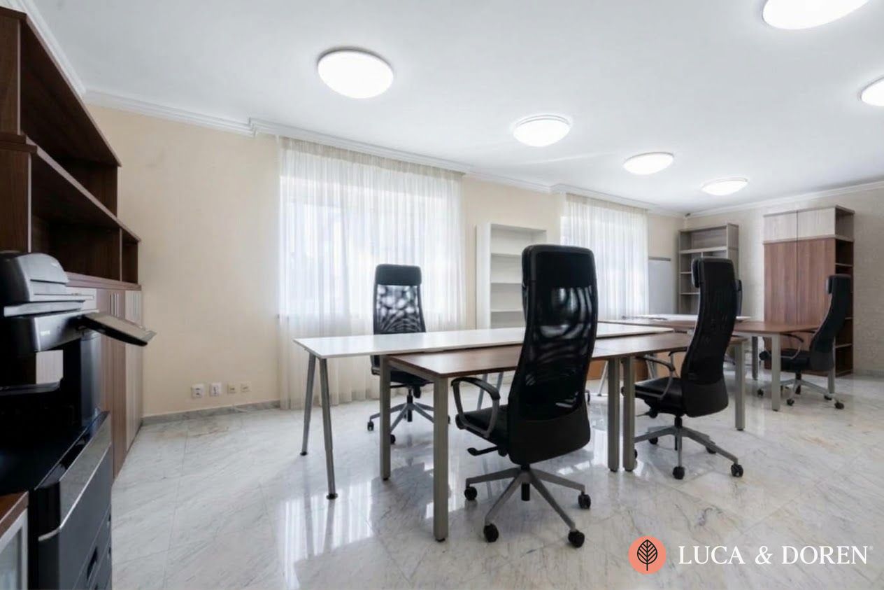 1753267262_6acf315a773f8 LUCA & DOREN | Na prenájom | Reprezentatívne kancelárske priestory | Trenčín | 110 m² – Obrázok 1
